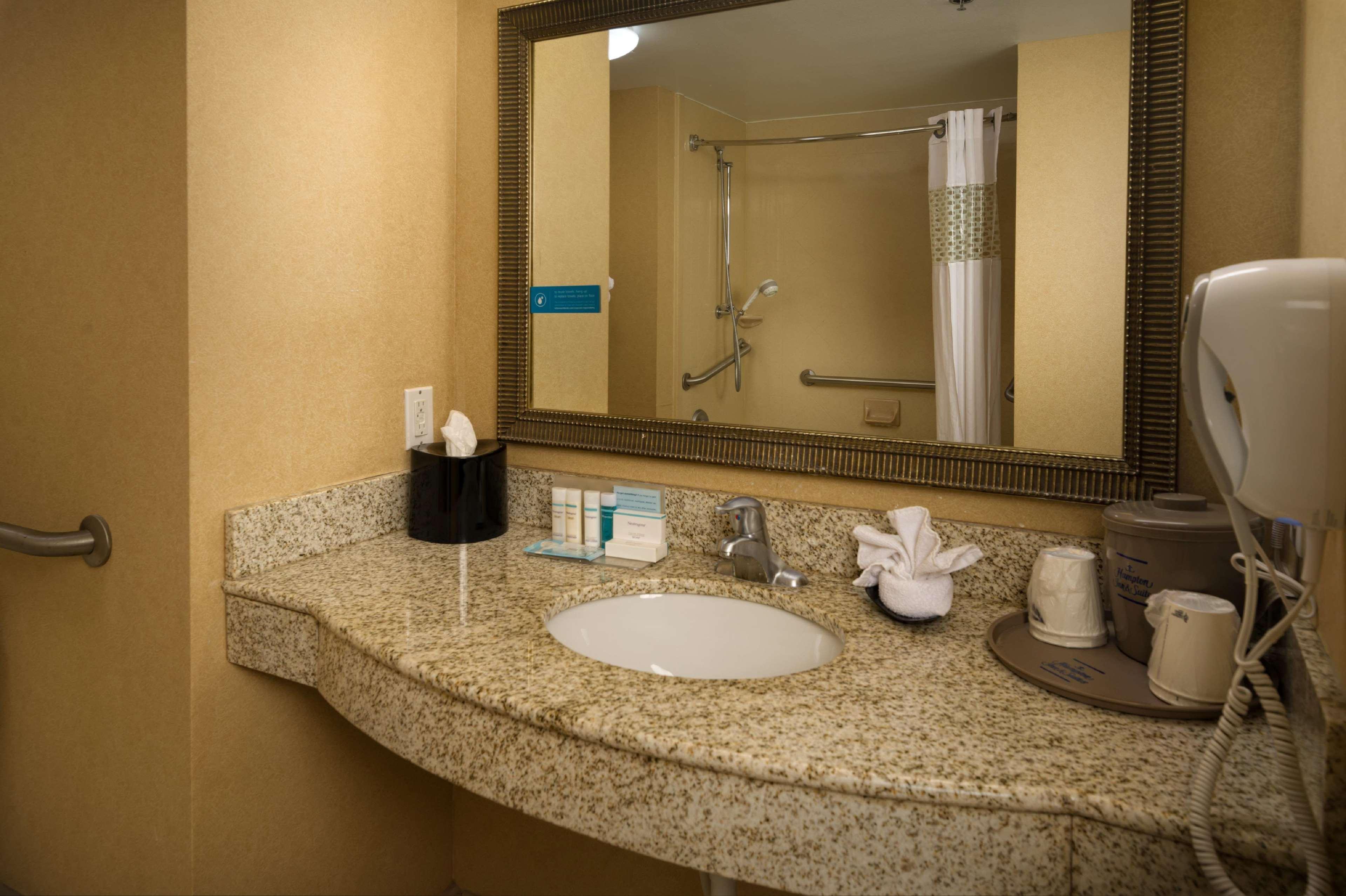 Hampton Inn & Suites Altus Exterior photo